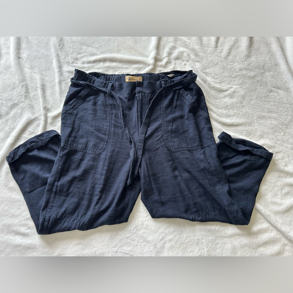Women’s linen capris